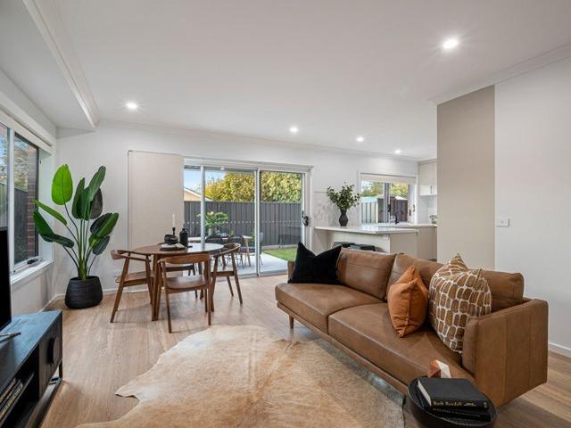 Modern Townhouse for Rent East Albury Location