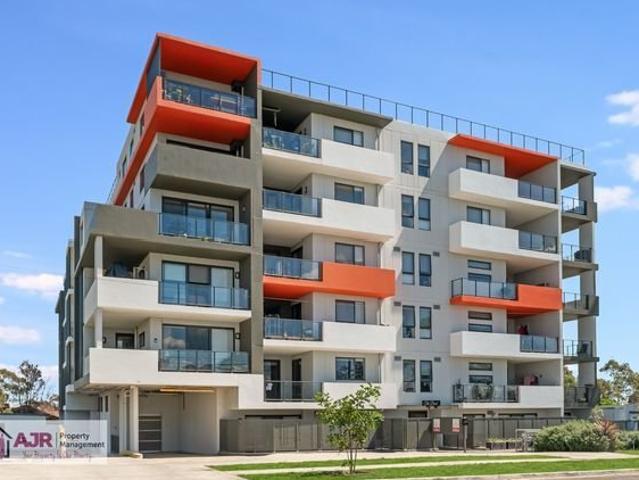 Modern Townhouse Good Location