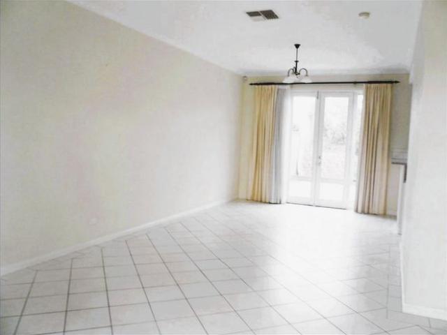 MODERN TOWNHOUSE, GREAT LOCATION
