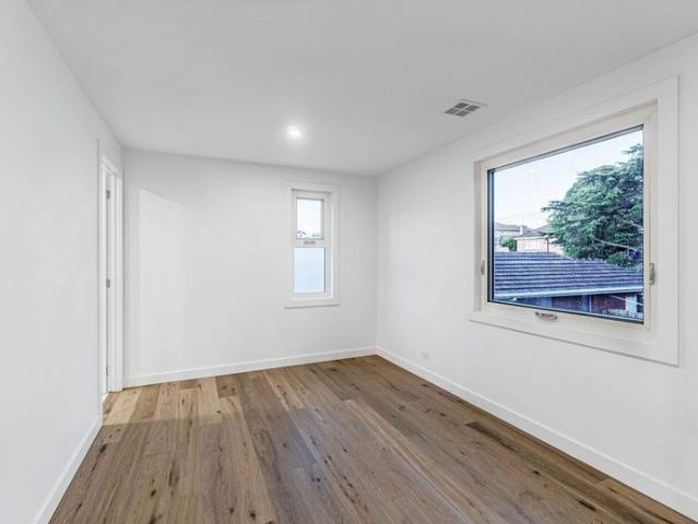 Modern Townhouse Haven in Peaceful Balwyn North