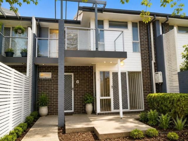 Modern Townhouse in a Convenient Morisset Location