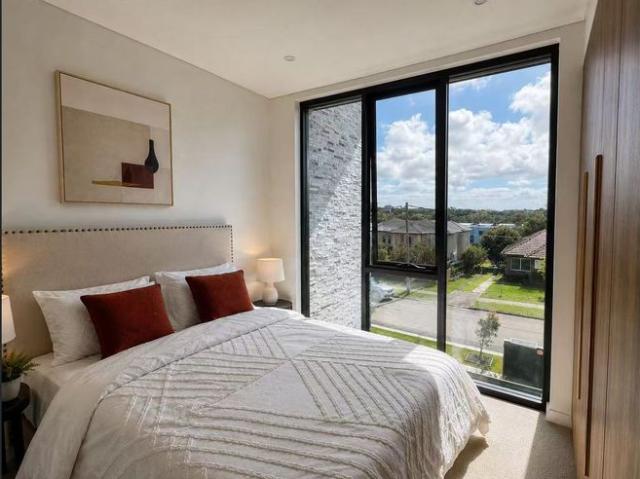 Modern Townhouse in a Prime Miranda Location