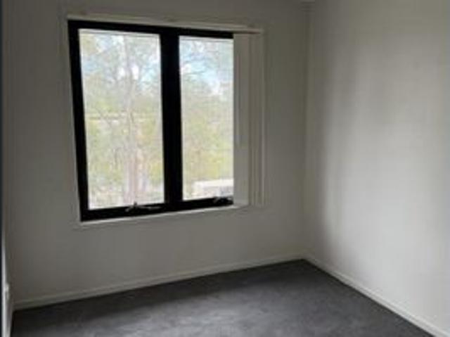 Modern Townhouse in a Prime North Lakes Location – Available Now!