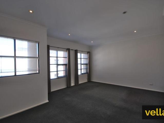 Modern Townhouse in Amazing Location!