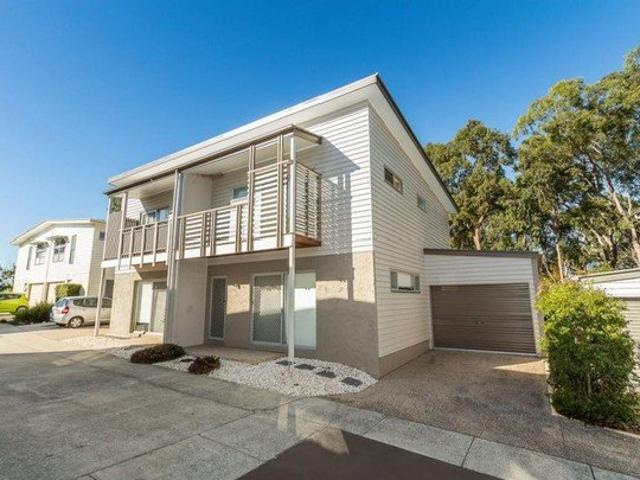 Modern Townhouse in Carina