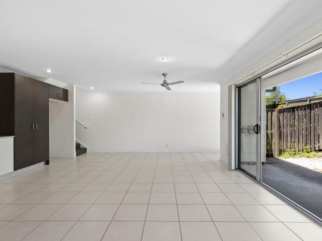 Modern Townhouse in Central Coomera Location