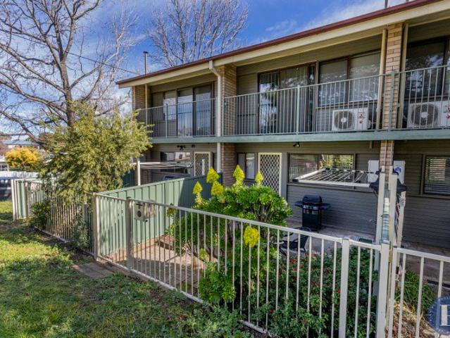 Modern Townhouse in Convenient Location