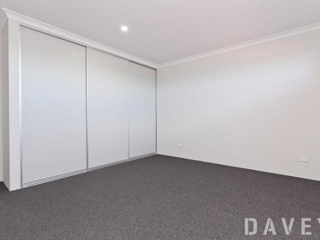Modern Townhouse in Duncraig