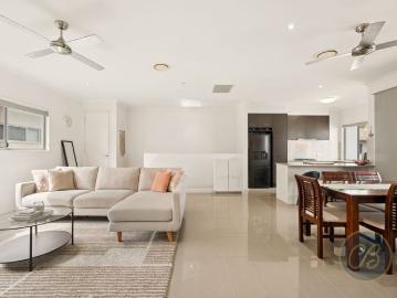 Modern Townhouse in Fitzgibbon