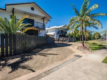 Modern townhouse in great location for a great lifestyle!