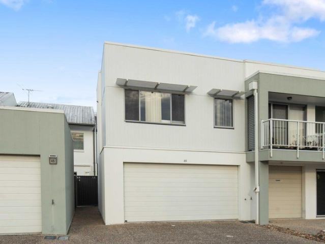 Modern Townhouse in Halpine Lake Complex