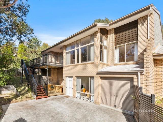 Modern Townhouse in Peaceful and Leafy Mount Nelson