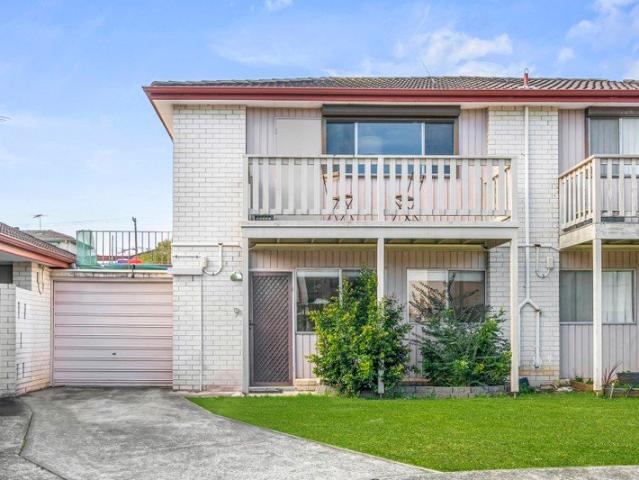 MODERN TOWNHOUSE IN POPULAR LOCATION