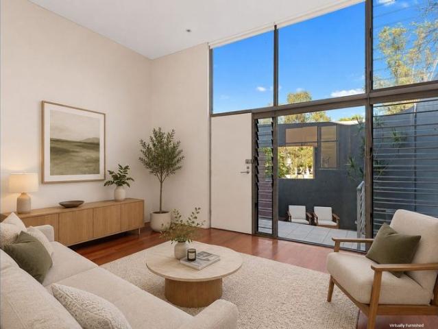 Modern Townhouse in Prime Alexandria Location