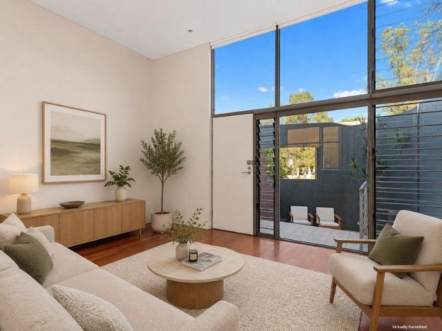 Modern Townhouse in Prime Alexandria Location