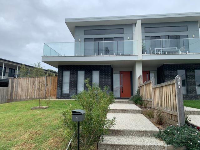 Modern Townhouse in Prime Cowes Location