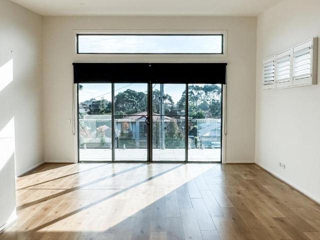 Modern Townhouse in Prime Cowes Location