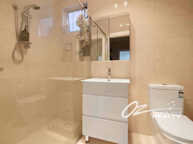Modern townhouse in prime Huskisson location