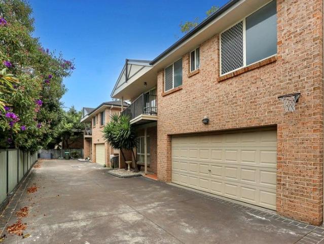 Modern Townhouse in Prime Hawks Nest Location