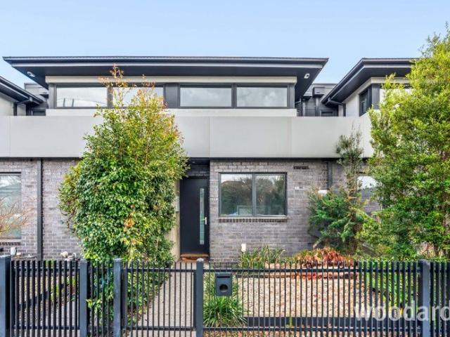 MODERN TOWNHOUSE IN PRIME LOCATION