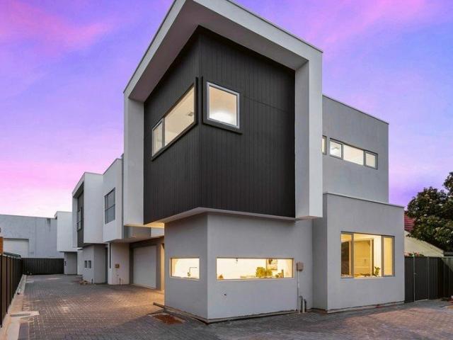 Modern townhouse in prime position within the inner west