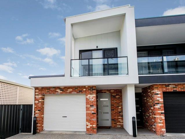 Modern Townhouse in Prime Prospect Location