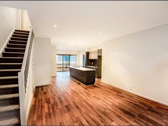 Modern Townhouse in Prime Woodend Location