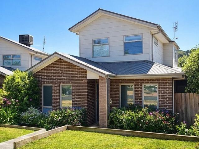 Modern Townhouse in Prime Woodend Location