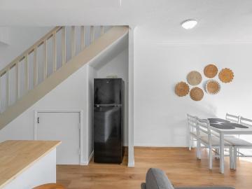 Modern Townhouse in Quiet Complex
