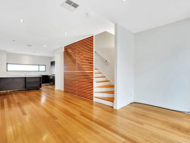 Modern Townhouse in the heart of the CBD