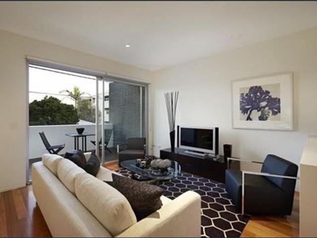 Modern Townhouse in the Heart of Windsor