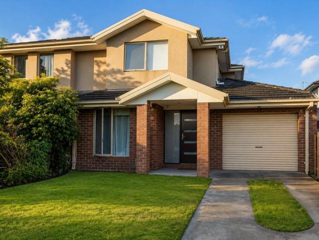 Modern Townhouse in the Heart of Clayton