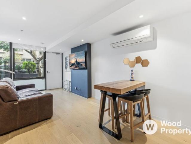 Modern Townhouse in the Sought After STK Apartments
