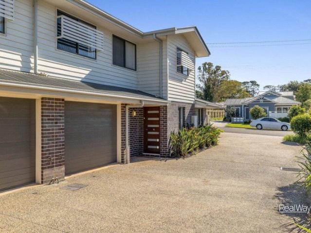 Modern Townhouse Just Minutes from the CBD!