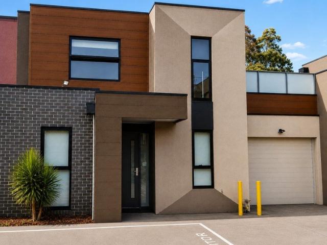 Modern Townhouse Large Terrace Effortless Living