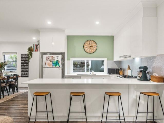 Modern Townhouse Living!