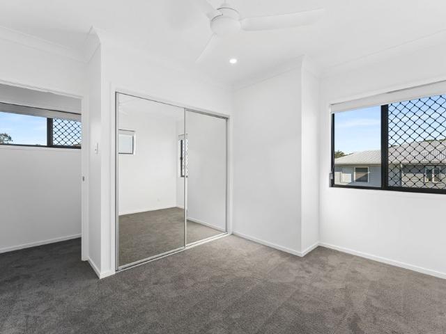 Modern Townhouse Living with Ducted Comfort!