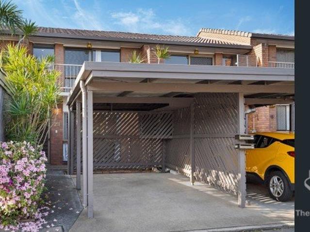 Modern Townhouse Living with Private Courtyard! 29/7 Chamberlain Avenue, Rochedale South, QLD 4123