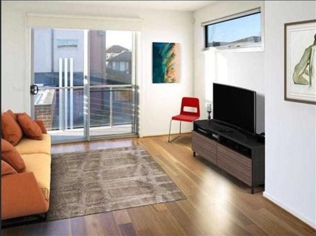 Modern Townhouse Living with Private Balcony