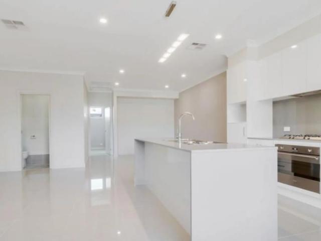 Modern Townhouse Living Close to the City