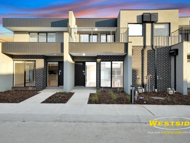Modern Townhouse Living in Tarneit !