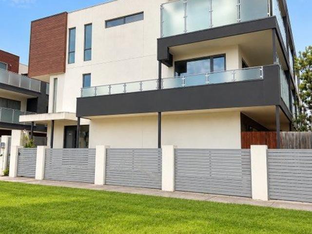 Modern Townhouse Living in the Heart of Carrum