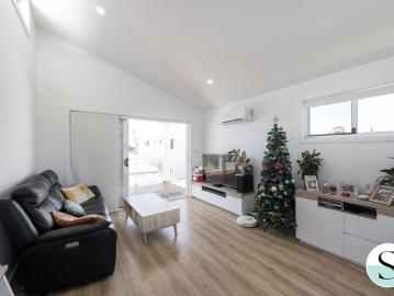 Modern Townhouse Living in the Heart of Marks Point