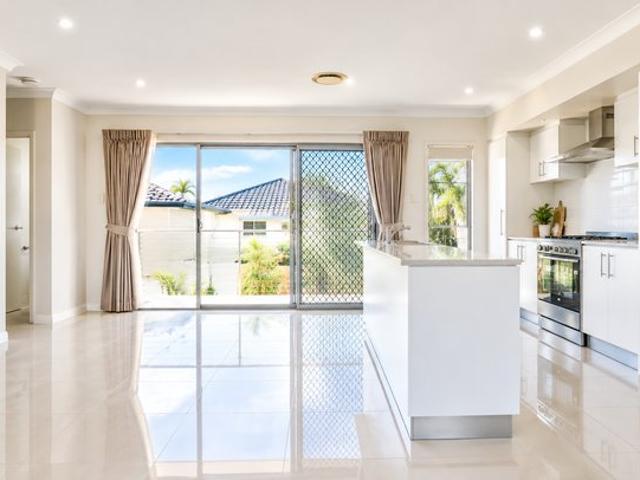 Modern Townhouse Living in the Heart of Sherwood