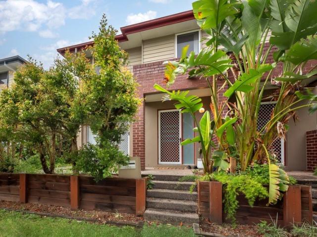 Modern Townhouse Living in the rapidly growing suburb Pimpama
