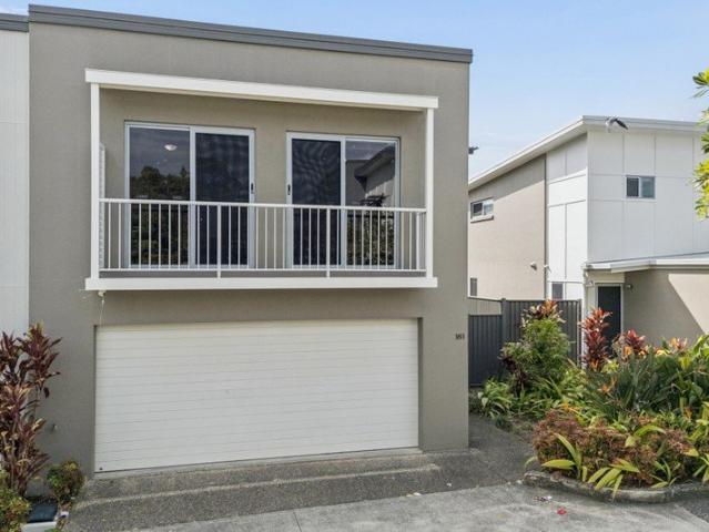 Modern Townhouse Living in a Connected Calamvale Community