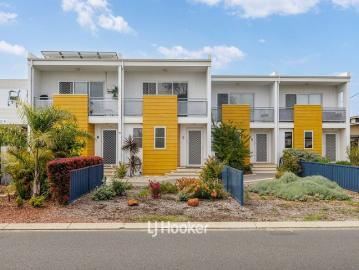Modern Townhouse Living in a Convenient Central Location
