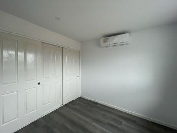 Modern Townhouse Living in a Convenient Deer Park Location