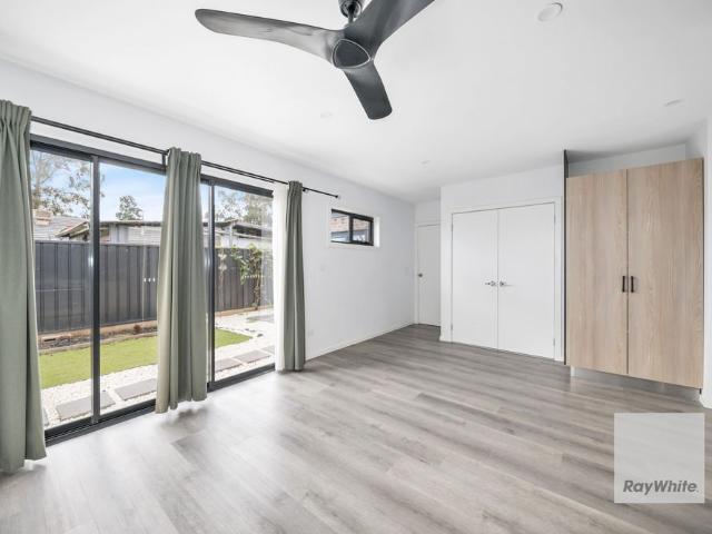 Modern Townhouse Living in a Convenient Deer Park Location