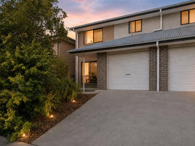Modern Townhouse Living in a Convenient Dinmore Location